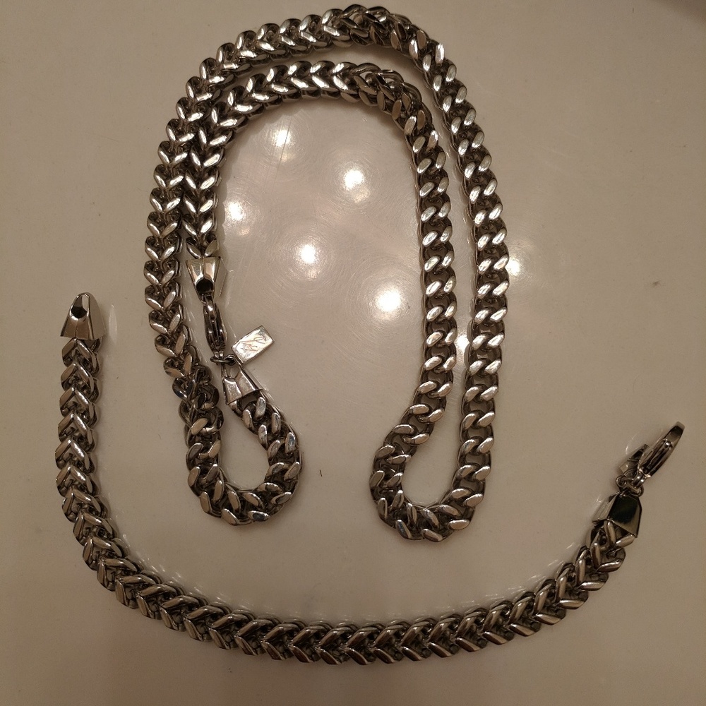 Necklace/bracelet